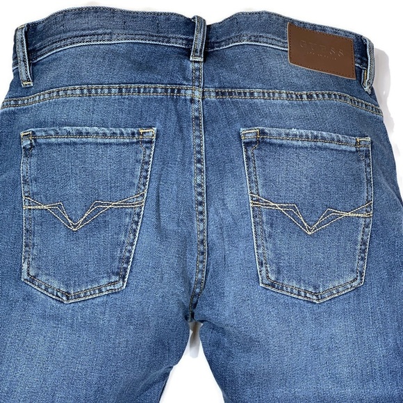 Guess Men’s Regular Straight Fit Destroyed Jeans - Picture 6 of 8